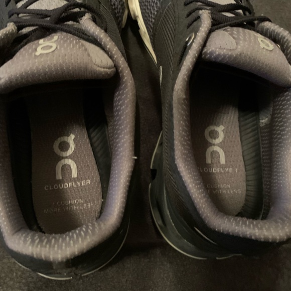 On Cloud Swiss Engineering Women’s Cloudflyer, Black Road Running Shoes 10.5 - Picture 2 of 4